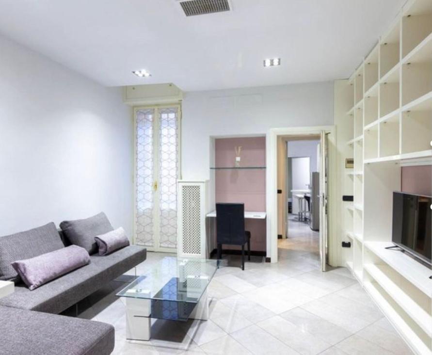 Apartment Luxury 100 Mq A Stone's Throw From The Duomo Milan