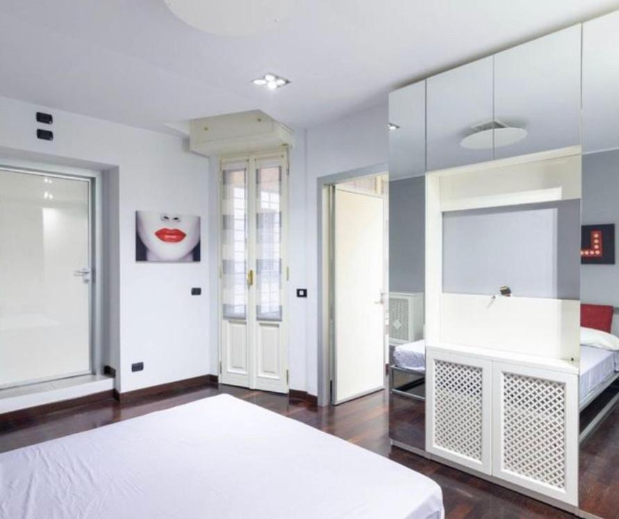 Luxury 100 Mq A Stone's Throw From The Duomo Apartment Milan